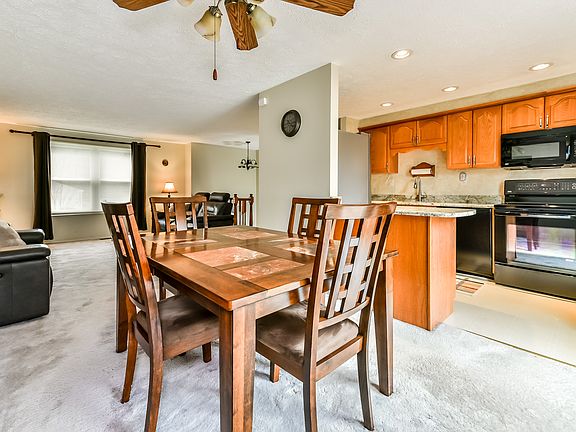 5th image of 727 Hartland Dr
