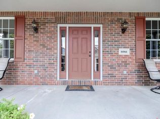 16066 S Wyandotte Dr, Olathe, KS 66062