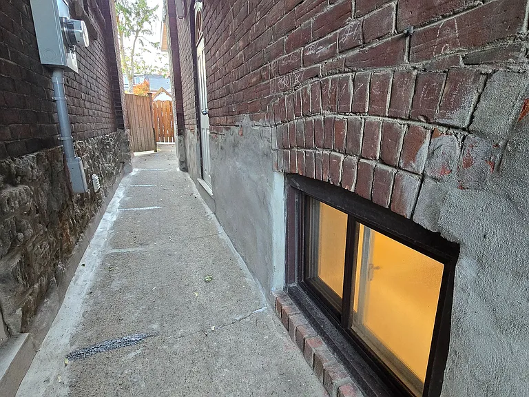 20 Edna Ave #BASEMENT — Photo 29