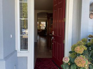 4832 Fairgrave Ave, Santa Rosa, CA 95407