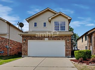 6449 Geneva Ln, Fort Worth, TX 76131