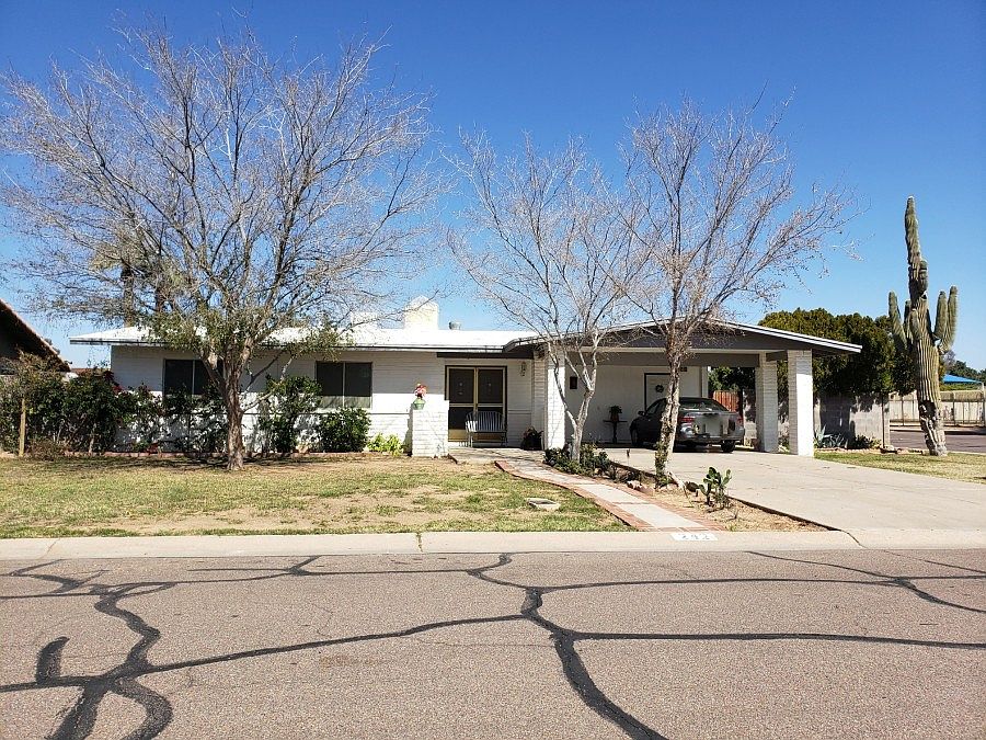 1st image of 242 E La Paz Dr