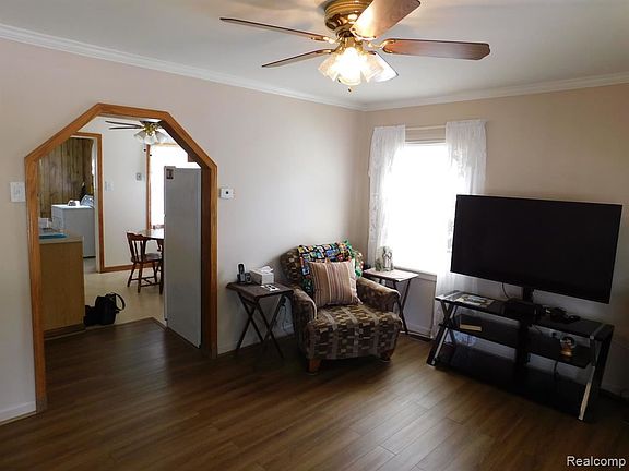 3rd image of 21590 Audrey Ave