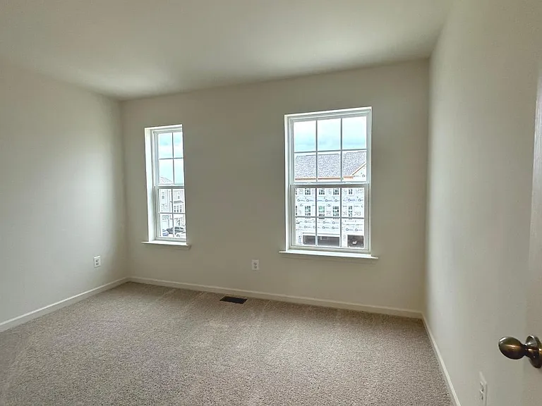 93 Stafford Pl — Photo 24