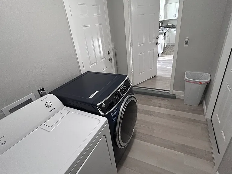 471 Spring Ln — Photo 8