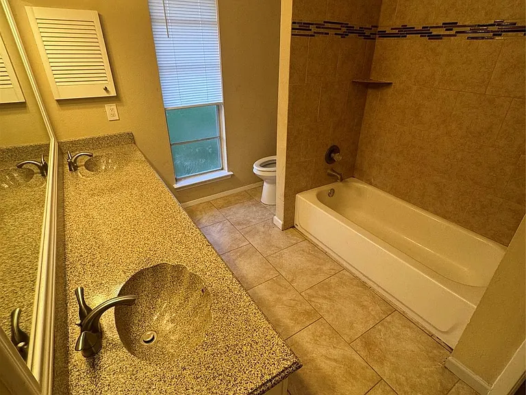 13418 Oak Ledge Dr — Photo 7