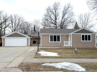 8050 Lockwood Ave, Burbank, IL