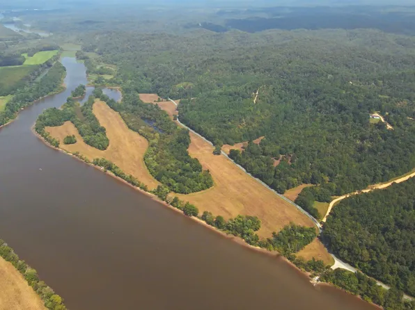 11970 Crooked Creek Rd, Lobelville, TN 37097