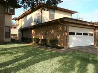 36 Morrow Dr, Bedford, TX 76021