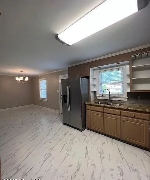 102 W Berkshire Rd — Photo 9