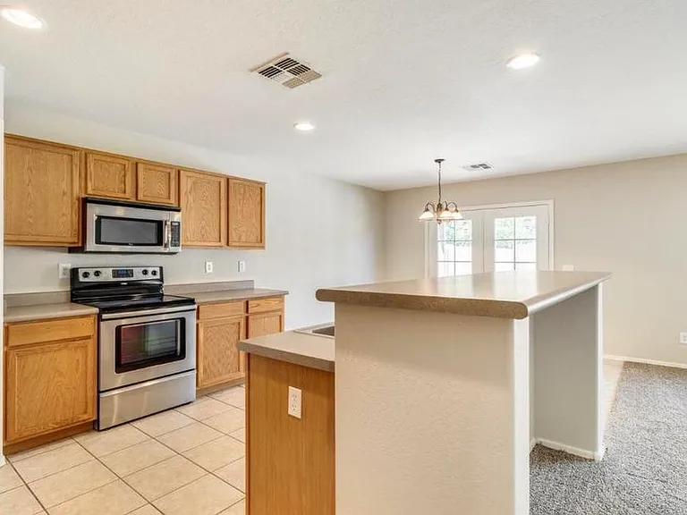 15340 W Laurel Ln — Photo 3