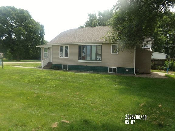 4th image of 215 1st Ave