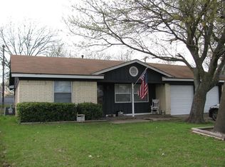 802 N Hughes St, Howe, TX 75459