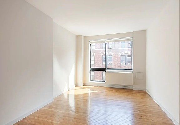 3rd image of 537 W 27th St APT 3A