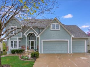 746 SW Derby Dr, Lees Summit, MO 64081