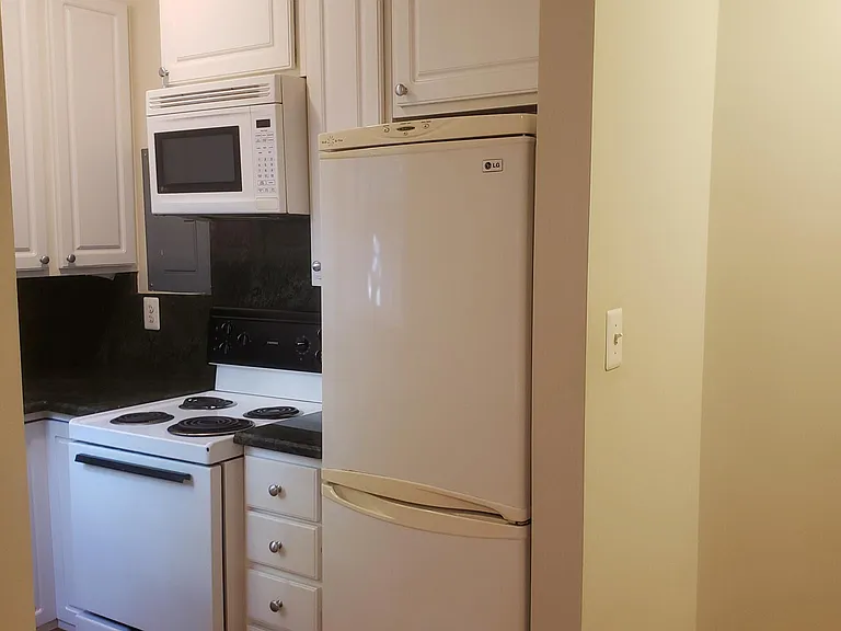 3520 W Pl NW #203 — Photo 2