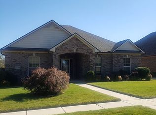 25390 Castlebury Dr, Athens, AL 35613