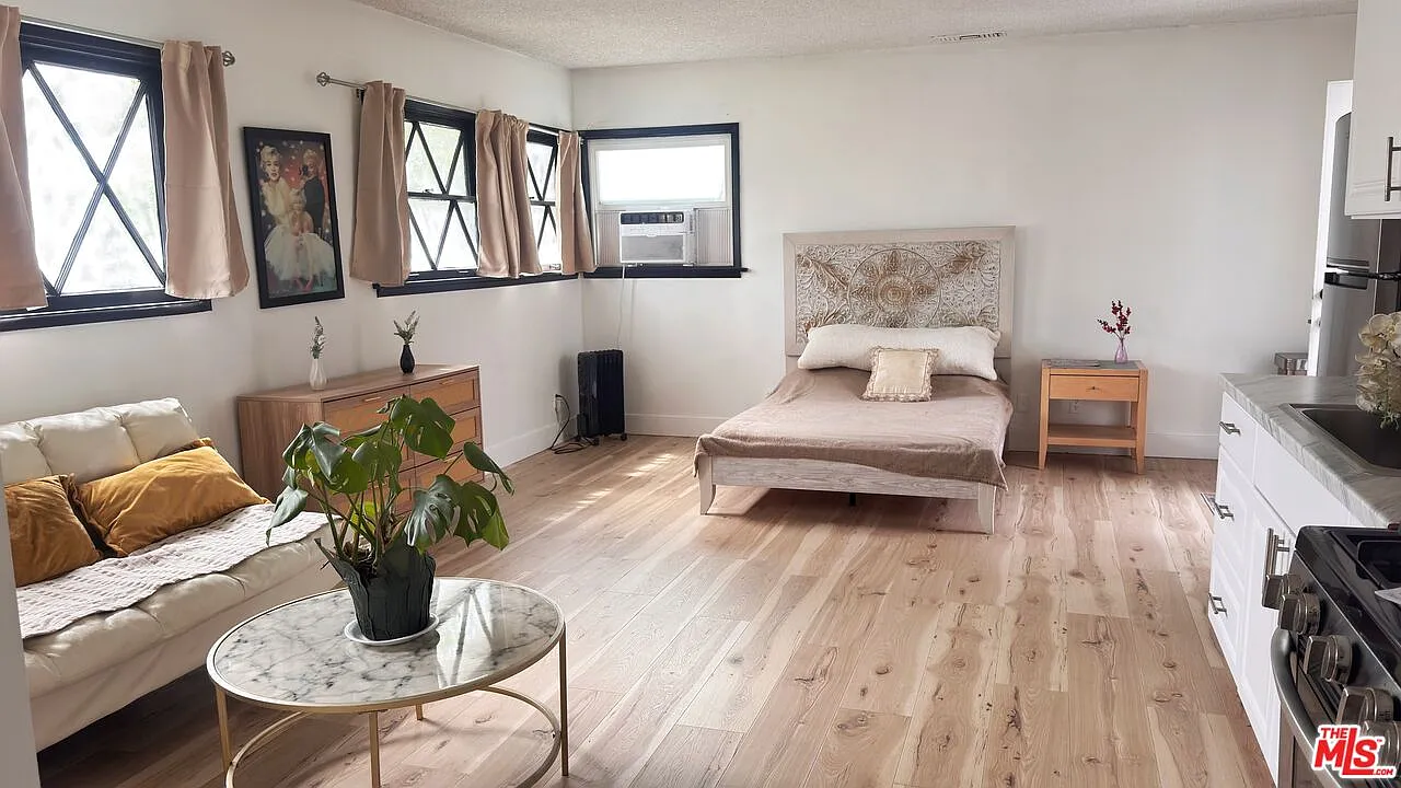Studio, 1.0 bath, 600 sqft, $1,950 — Photo 4