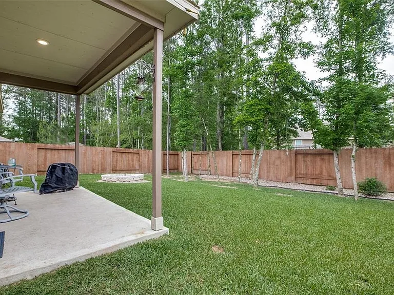 2151 Lost Timbers Dr — Photo 31