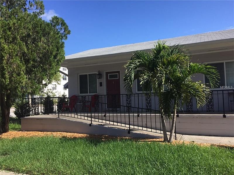 1st image of 875 18th Ave N APT 1