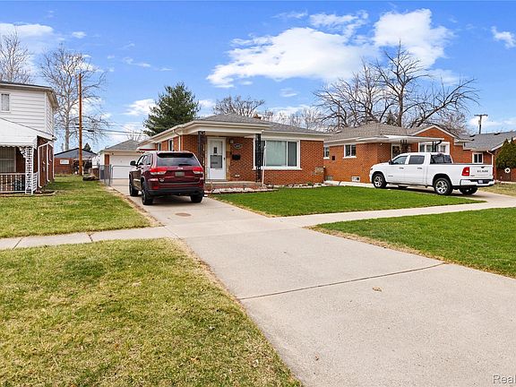 2nd image of 4692 McKinley St
