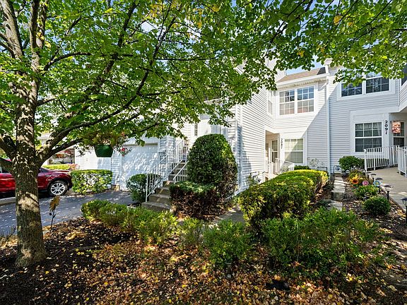 3rd image of 2089 Orchard Ln