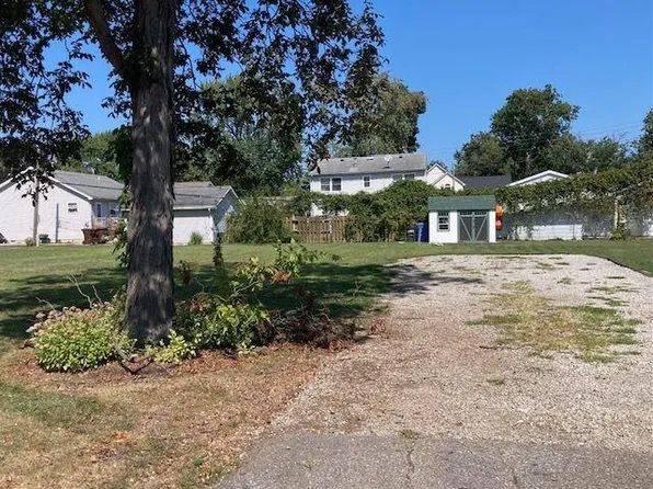 3279 S Grove Dr, Monroe, MI 48162