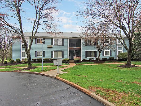 24 Steeplechase Ct #24