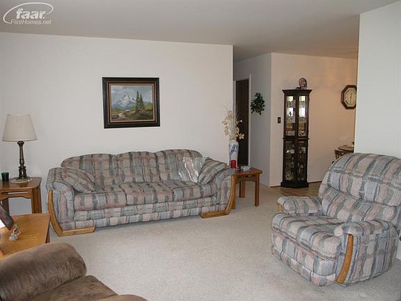 3rd image of 5160 Oakview Dr