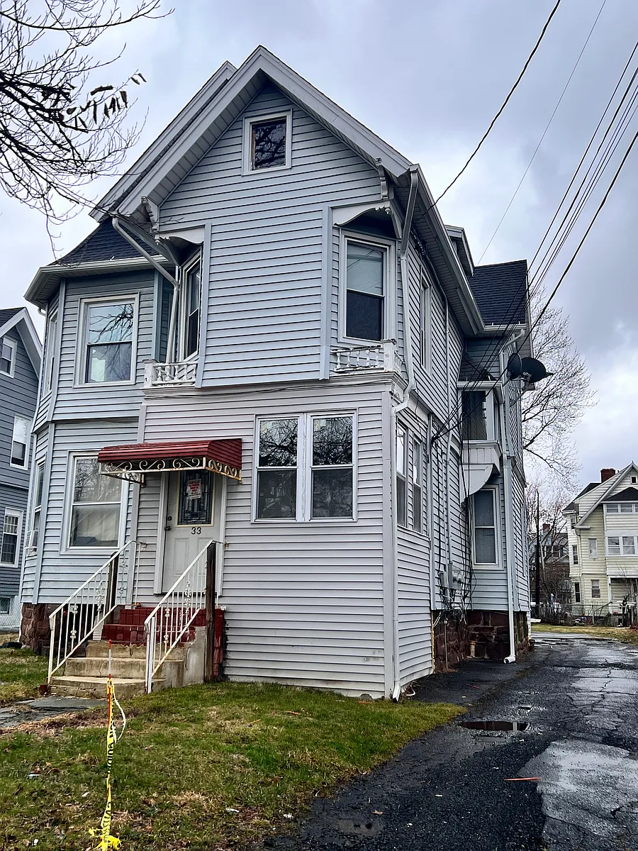 Building Photo - 33 Preston St #2