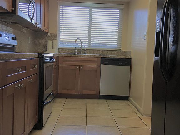 3rd image of 1342 Highland Ct