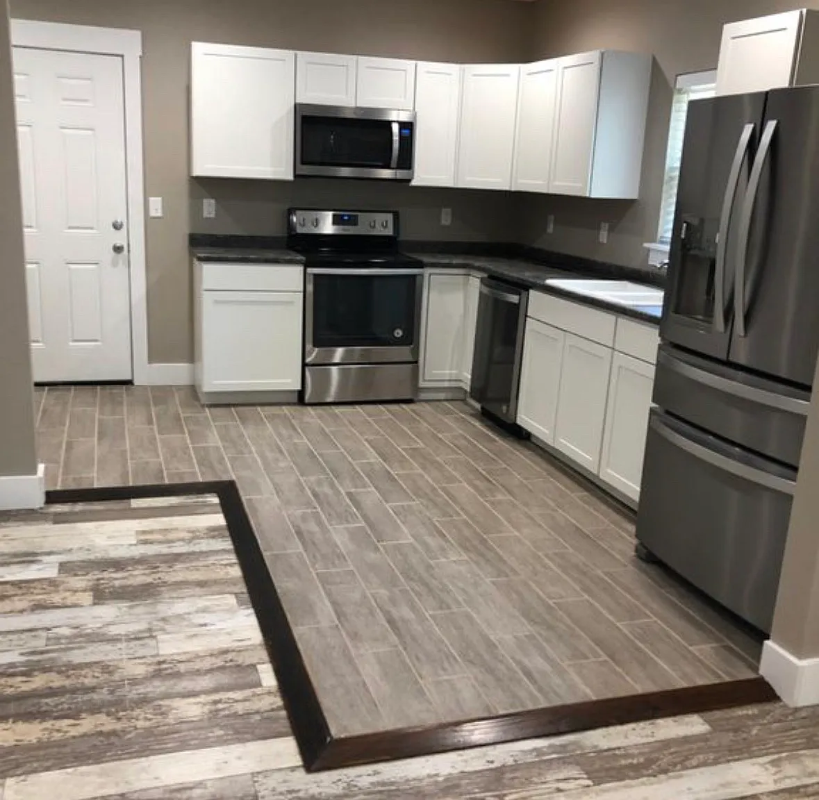 2 bed, 952 sqft, $1,400 — Photo 1