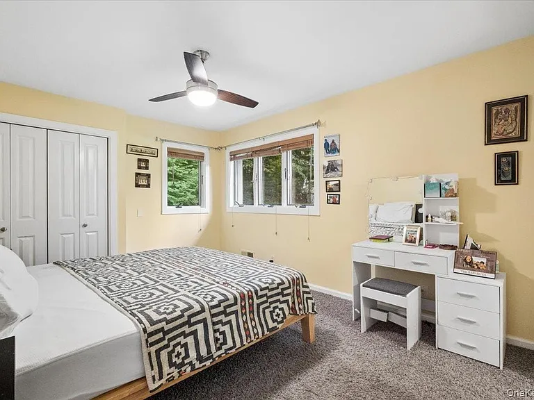 5 Agnes Cir — Photo 17