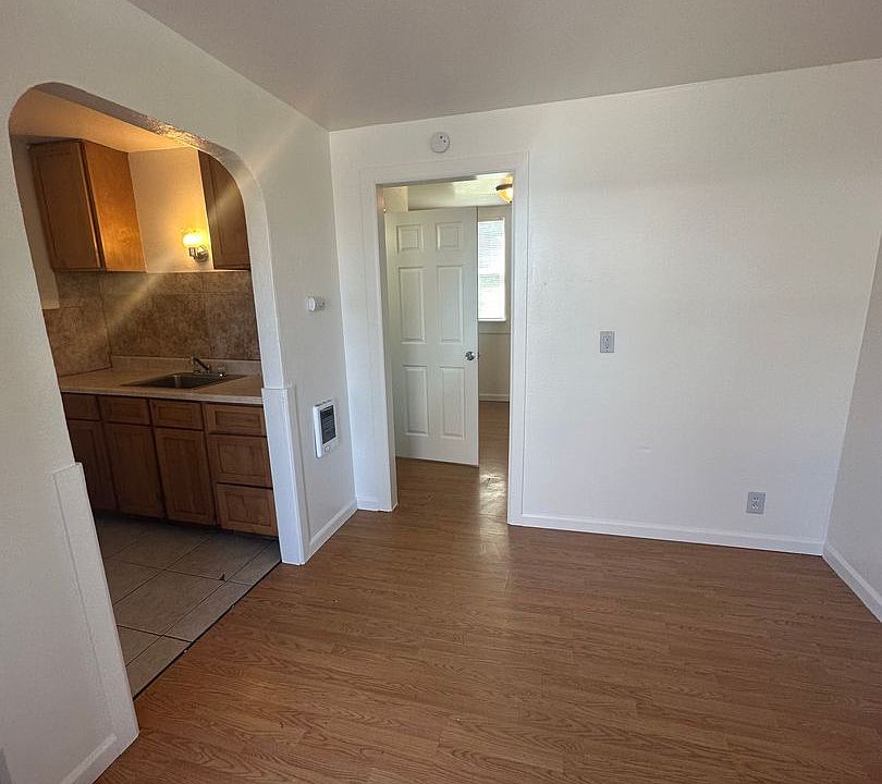 1st image of 1029 S Division St #1