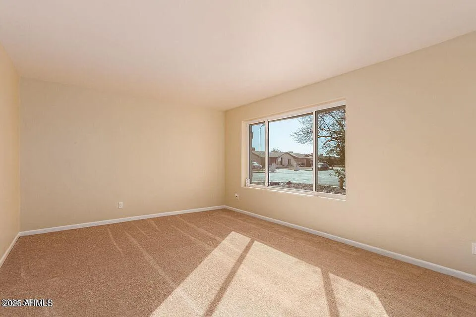 3 bed, 2.0 bath, 1703 sqft, $2,900 — Photo 3