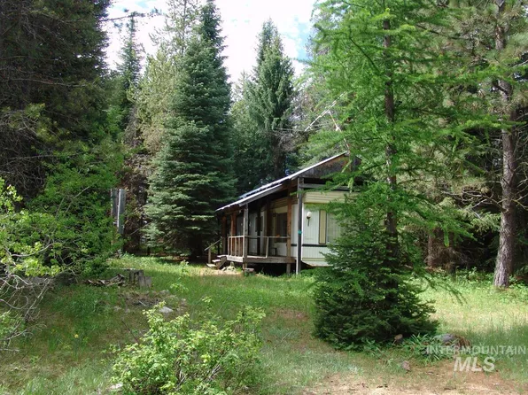 49 Newell Dr, Cascade, ID 83611