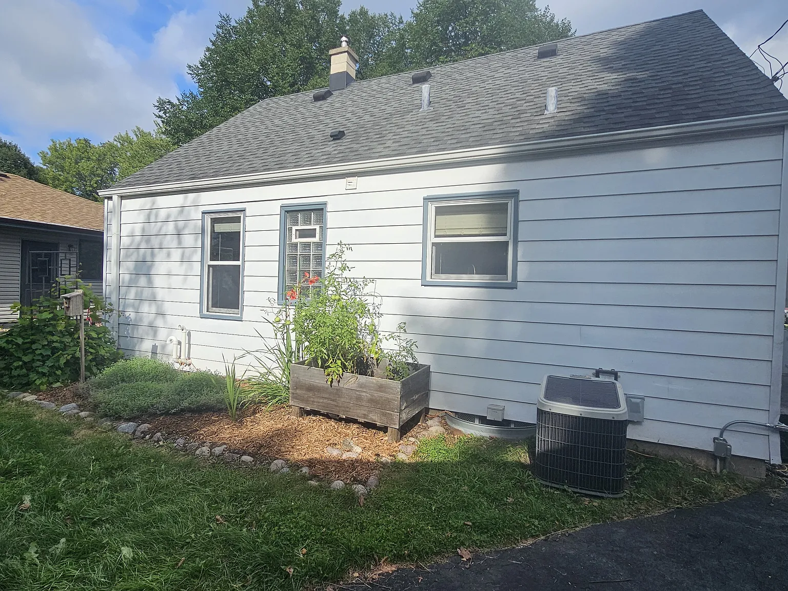3 bed, 1346 sqft, $2,350 — Photo 4