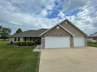 11260 W Lakeshore Dr, Hannibal, MO 63401