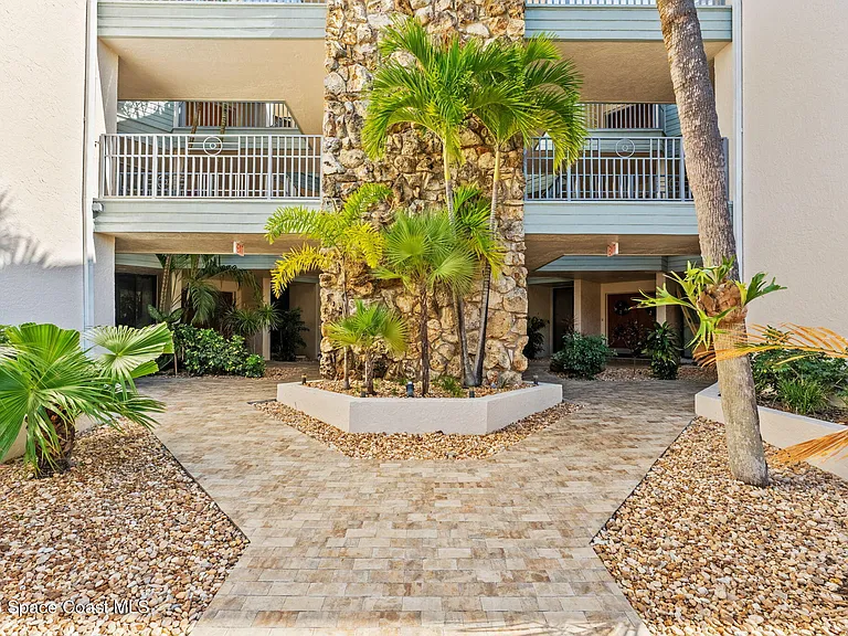 700 Wave Crest Ave #301 — Photo 7