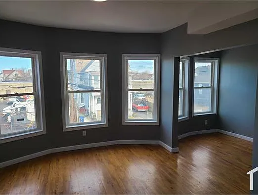 167 Lee Ave