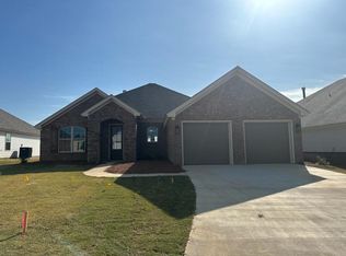 9354 Crescent Lodge Cir, Pike Road, AL 36064