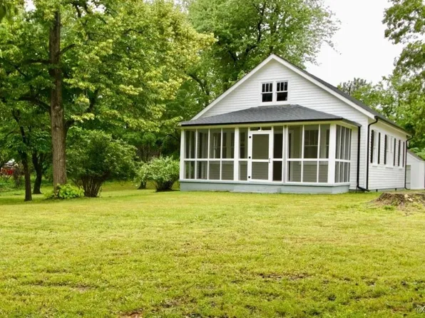 7244 Fredericksburg Tpke, Woodford, VA 22580