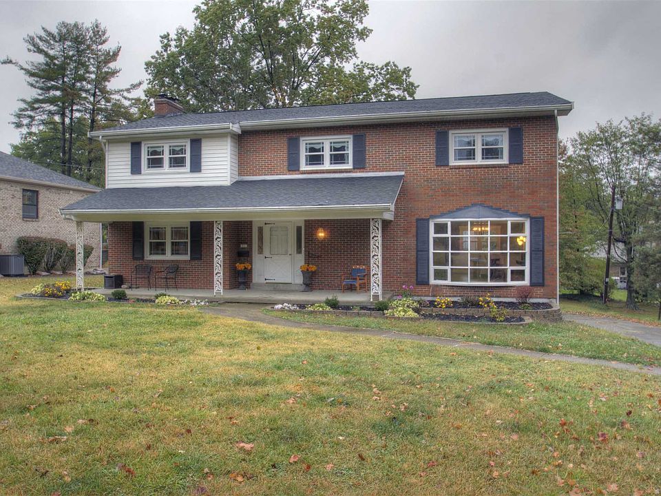 1st image of 11 Marquette Dr