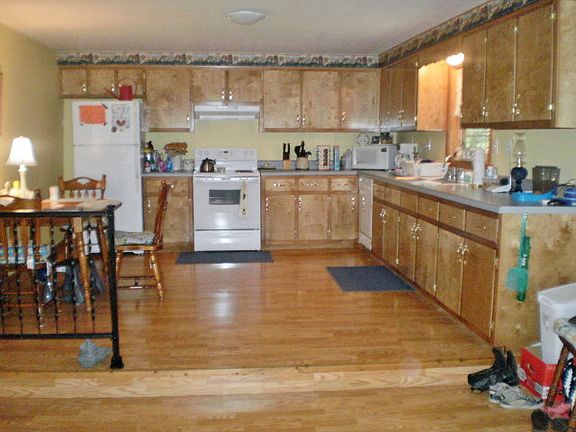 4th image of 629 Clear Creek Ln