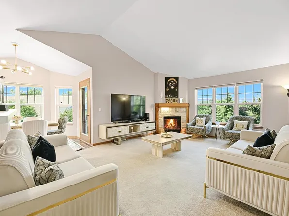 7003 West Rawson AVENUE, Franklin, WI 53132