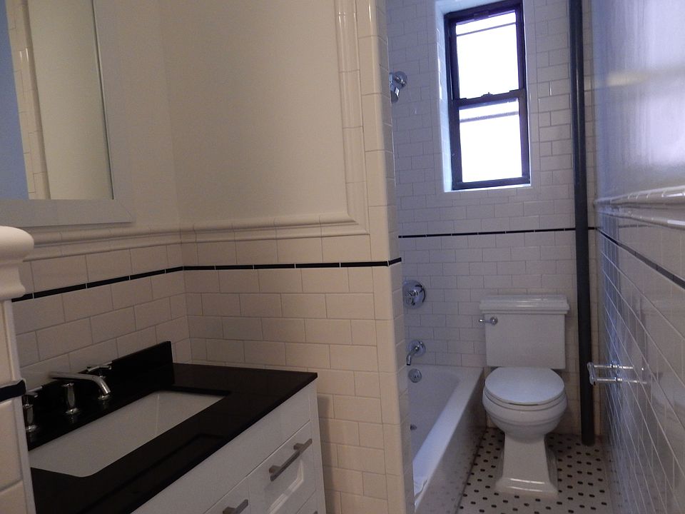 2nd image of 7 Pell St #2