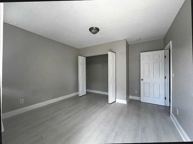 1940 Washington Ave — Photo 9