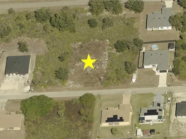 2706 65th St W, Lehigh Acres, FL 33971