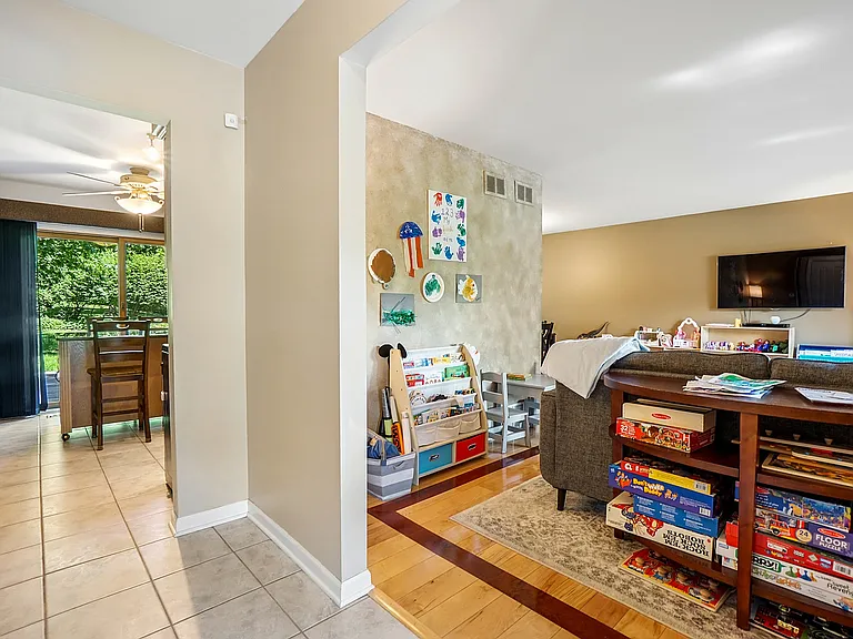 751 Tanglewood Ln — Photo 4