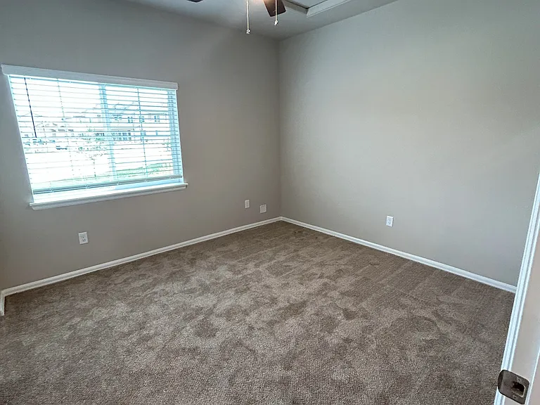 Pelican Bluff Apartments — Photo 43